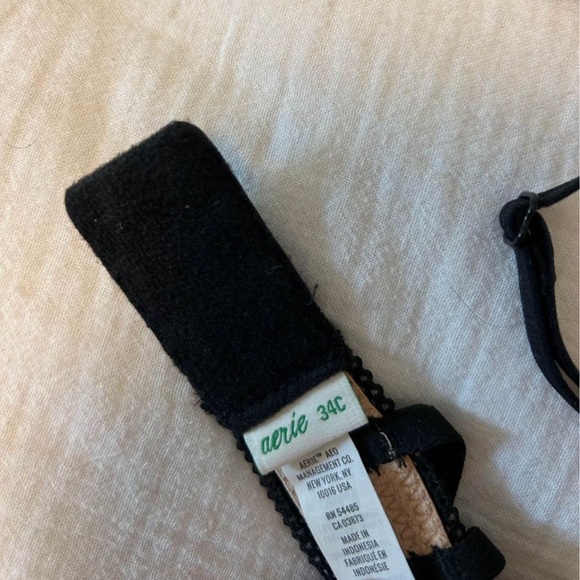 Bras 34C. Smoke free, very clean home. NWOT - Picture 4 of 5